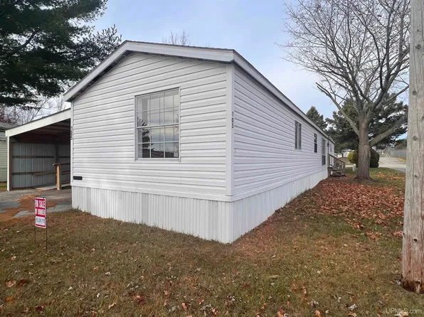 1600 S 30th St Trailer 105, Escanaba, MI 49829