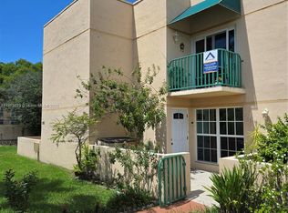 Les Chateaux At Int Garde, Miami, FL 33175