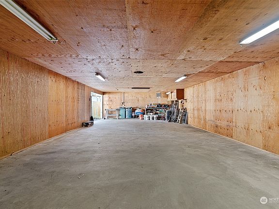 4th image of 37847 42nd Avenue S