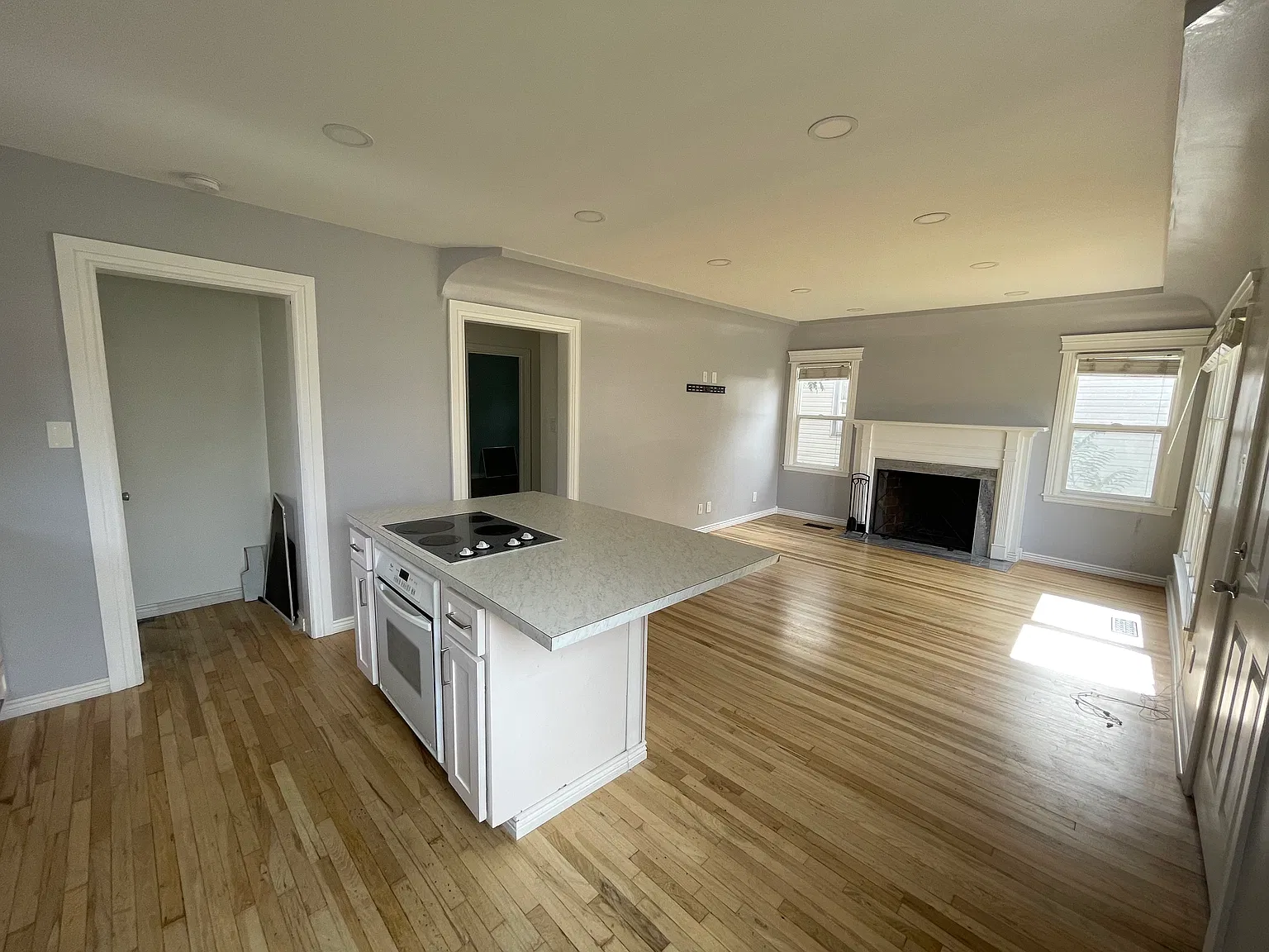 2 bed, 900 sqft, $1,000 — Photo 2