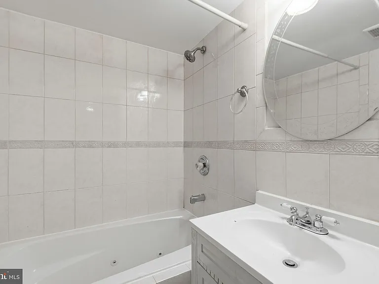 440 Delafield Pl NW — Photo 28