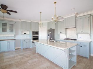 464 Pompano St, Bayou Vista, TX 77563