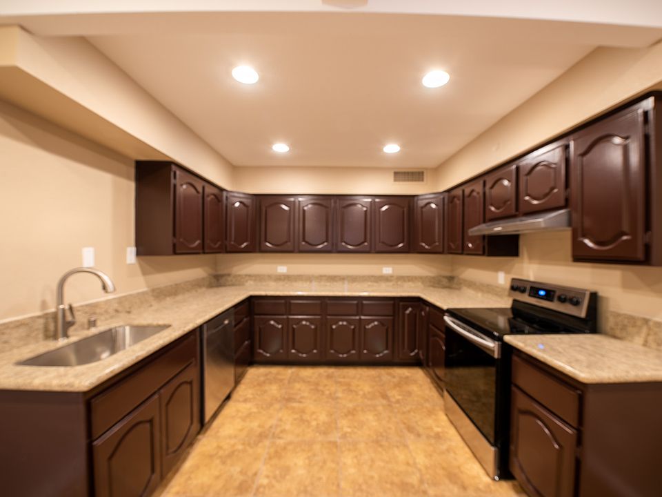 111-Silver-ForRent-NevadaDesertRealty-13_09032019