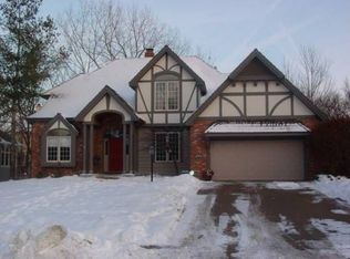 1036 Oak Tree Dr, Lawrence, KS 66049