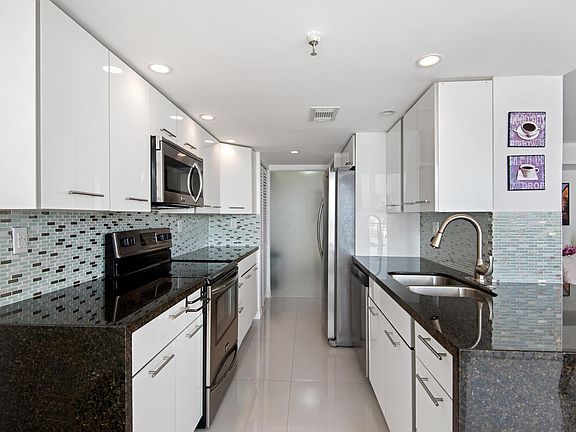 5th image of 290 174th St APT 1201
