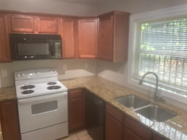 1065 Faith Ave SE — Photo 9