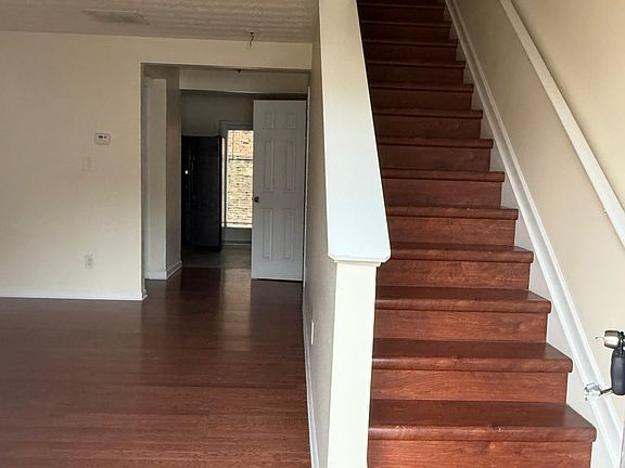 3rd image of 1433 Little Creek Dr