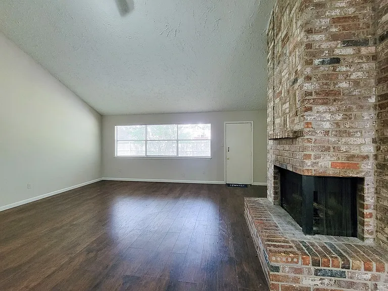 9415 Beckford Dr — Photo 12