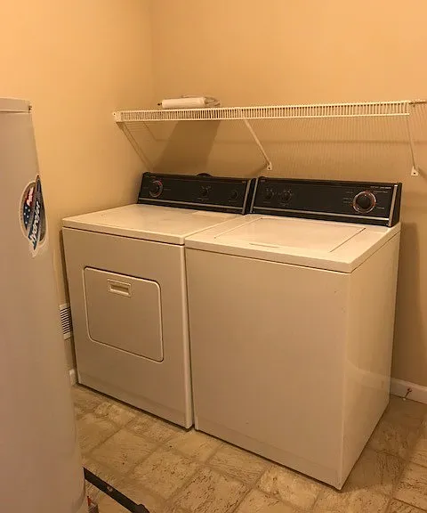 601 W Cherokee Dr — Photo 5
