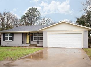 1703 Virginia Pl, Cleburne, TX 76033