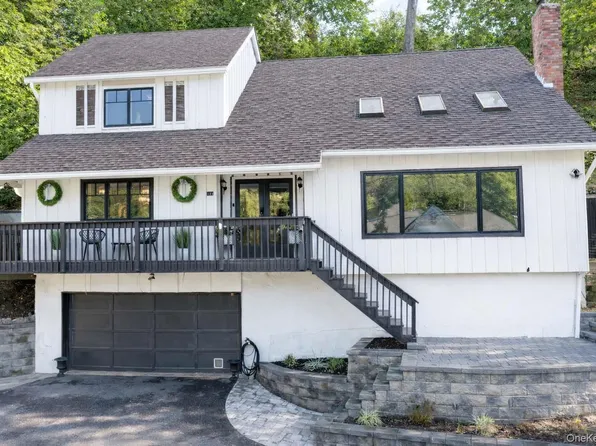 131 Fleets Cove Road, Huntington, NY 11743