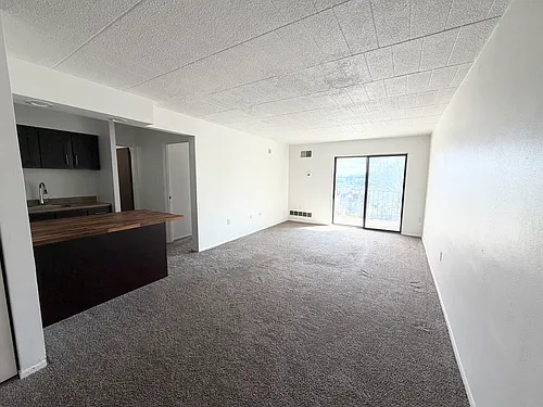 Essex House Photo 1