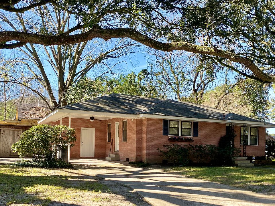 1st image of 1002 Parker St