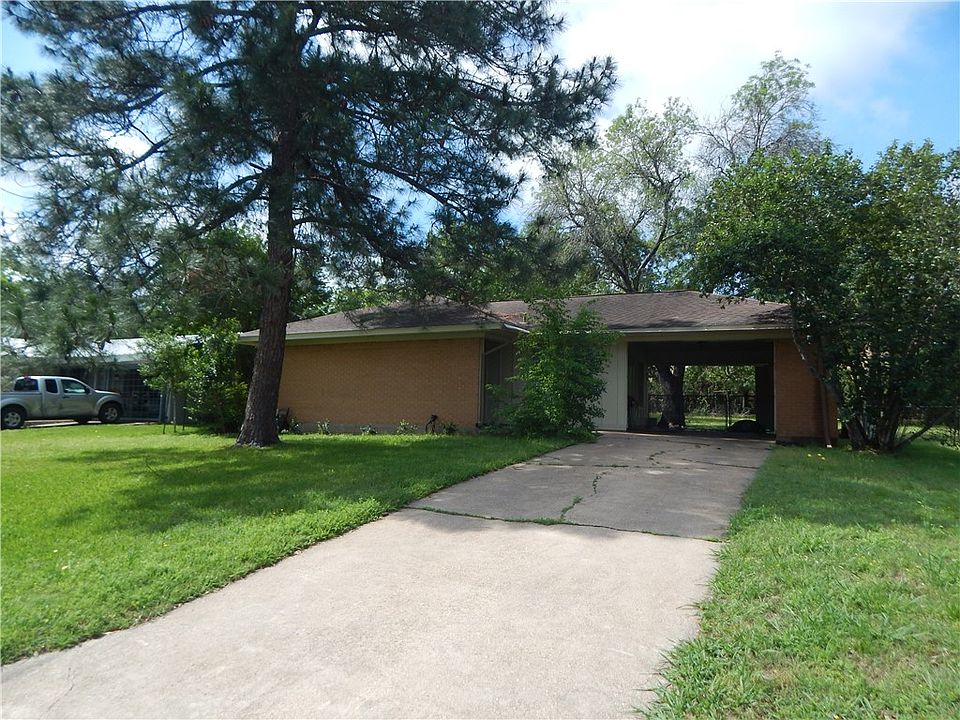 2nd image of 1900 Wayside Dr