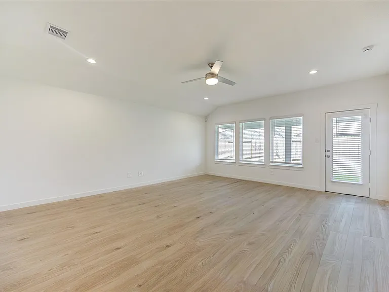 2732 Misty Elm Ln — Photo 30
