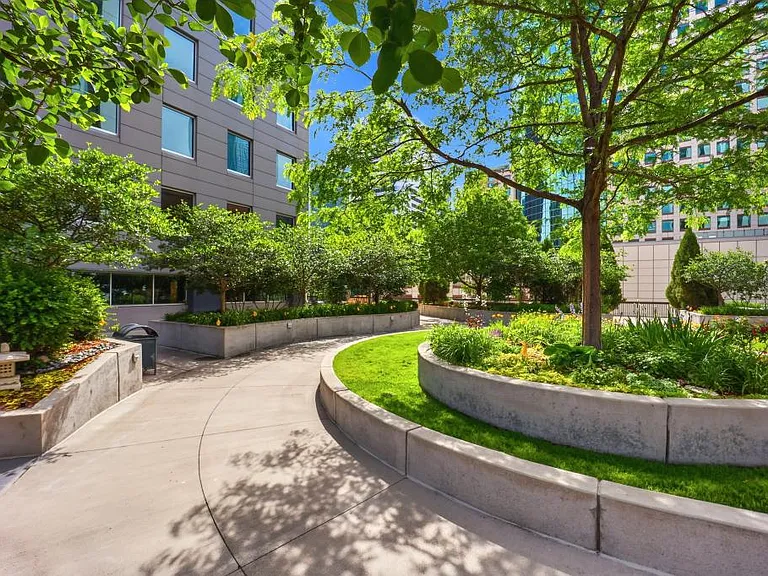 1625 Larimer St #1001 — Photo 11