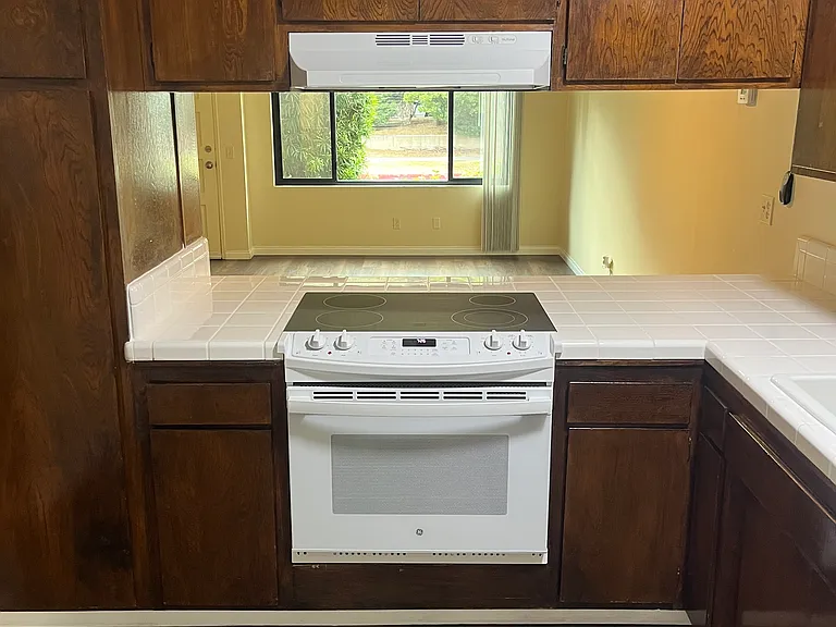 Magnolia Apartments — Photo 7
