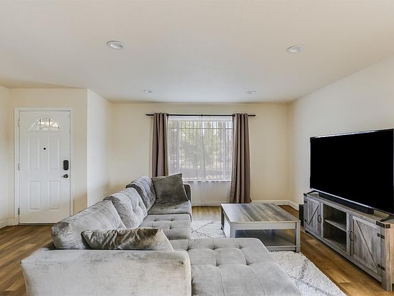 5th image of 6575 Blanche Dell Dr