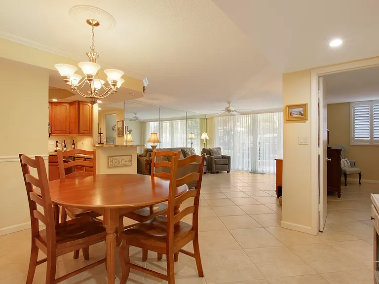 630 Ocean Dr #102 — Photo 6