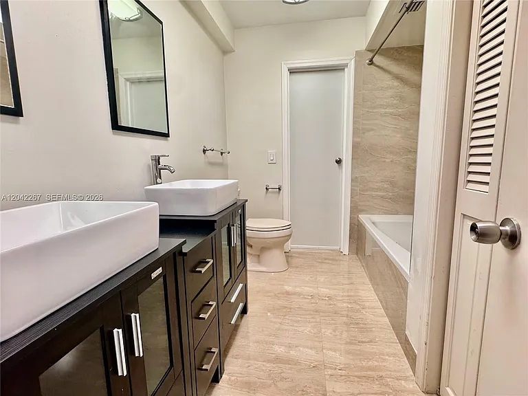 7600 SW 174th St — Photo 32