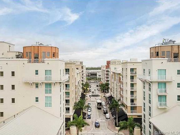 Downtown Dadeland Courtyard Level 2/2 for Sale