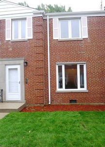 330 Higgins Rd APT B, Park Ridge, IL, 60068