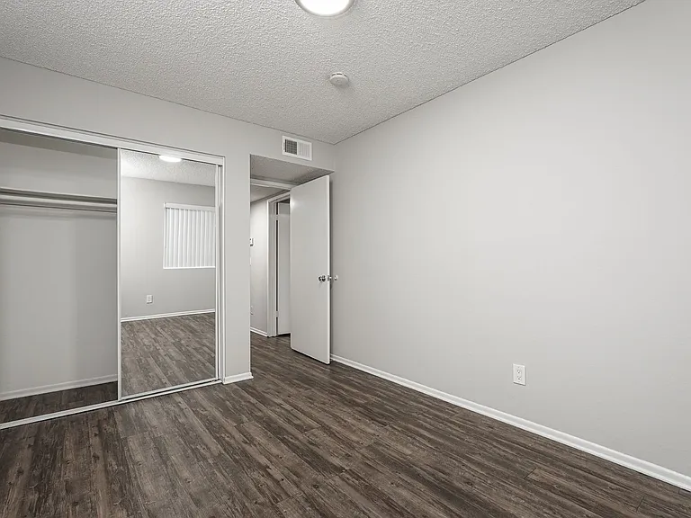 321 N Cedar St — Photo 18