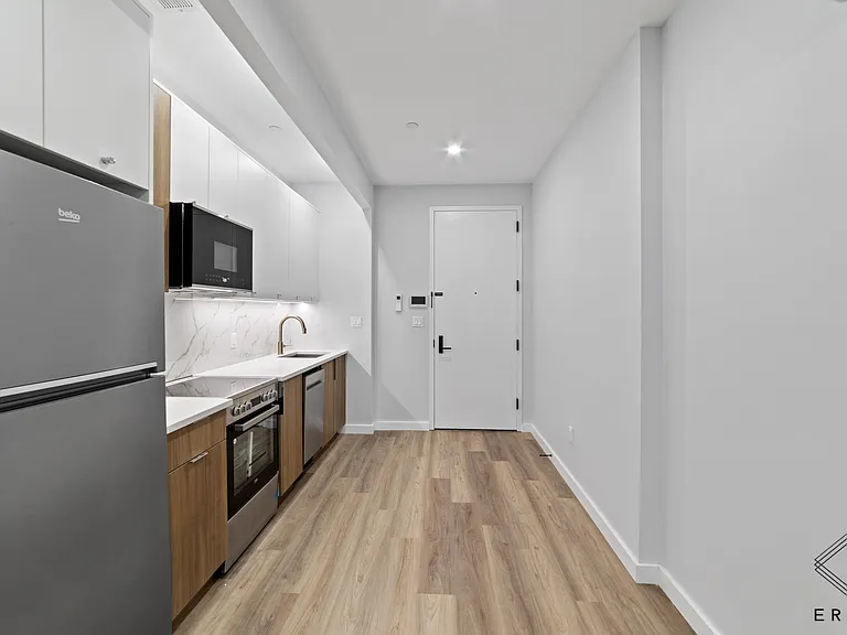 2913 Snyder Ave #5B — Photo 2