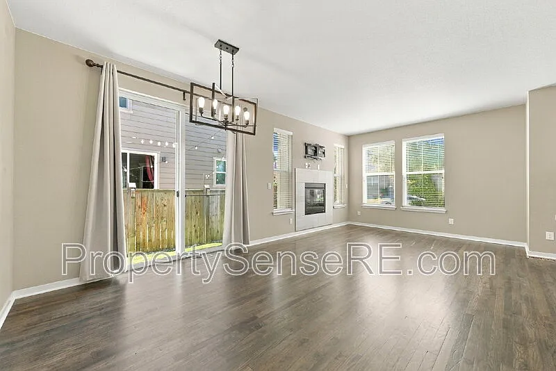 3 bed, 2.5 bath, 1514 sqft, $2,900 — Photo 3