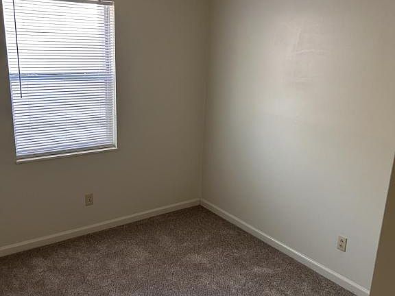 4th image of 303 Far Side Dr APT 4