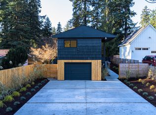 6545 Childs Rd, Lake Oswego, OR 97035