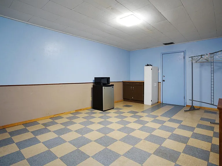 302 Main Ave #7 — Photo 2