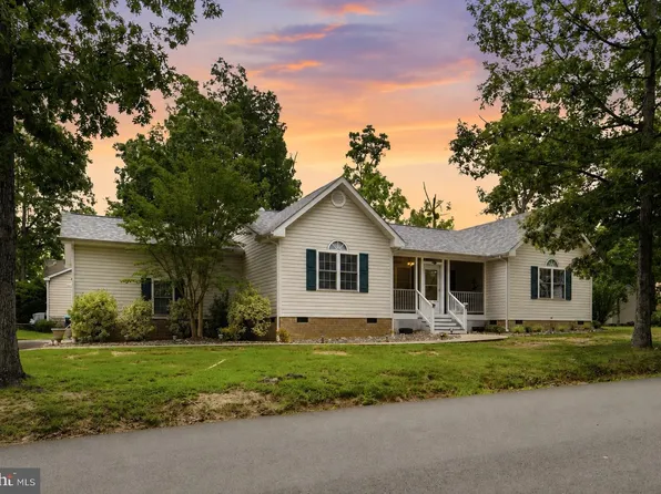 203 Freedom Rd, Locust Grove, VA 22508