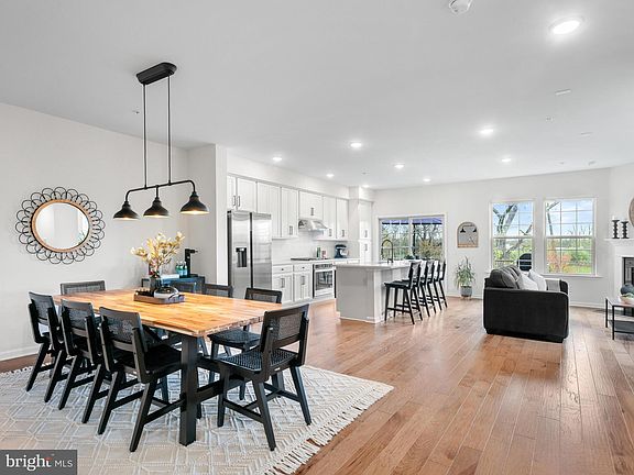5th image of 807 Keating Dr