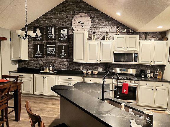 2nd image of 7687 Brookstone Dr