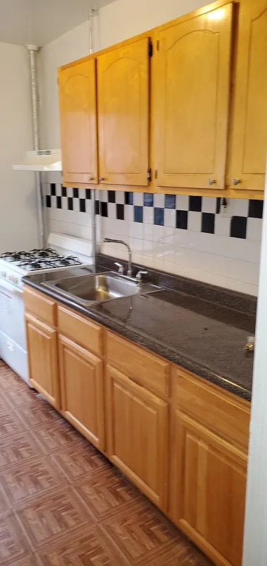 2 bed, $2,338 — Photo 1