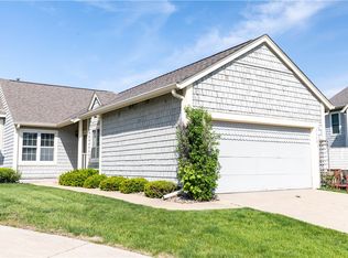 2428 81st Cir, Urbandale, IA 50322