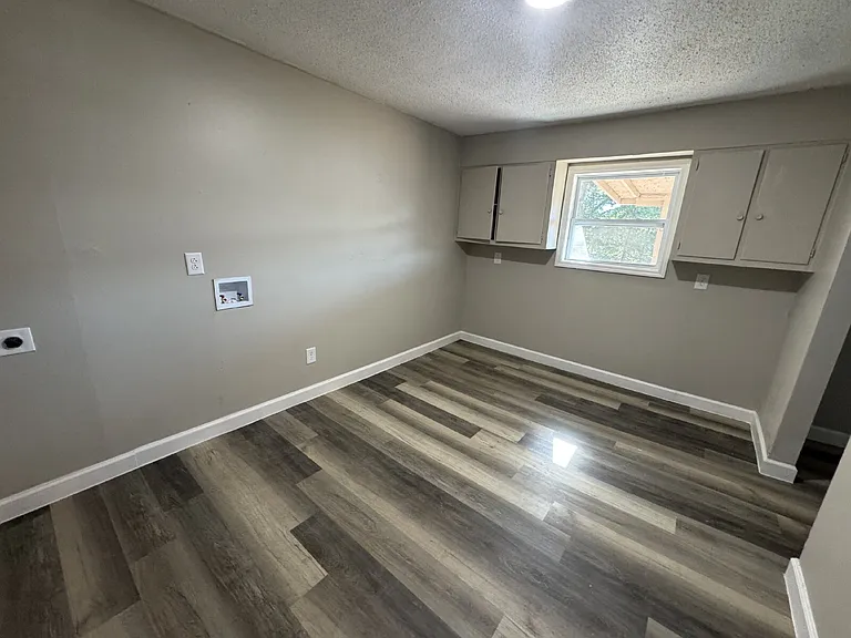 118 Harrys Dr — Photo 10
