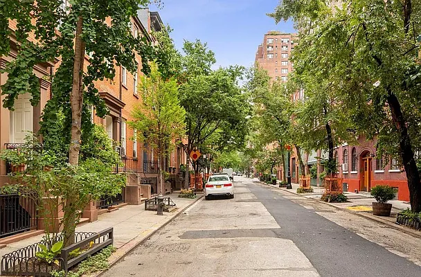 Rented by New York City Apartments | media 10