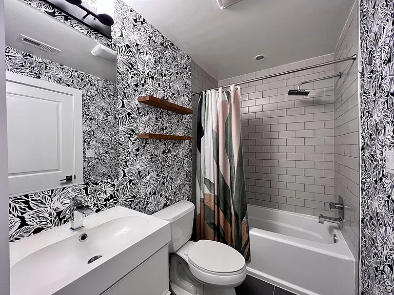 340 Adams St NE #302 — Photo 15