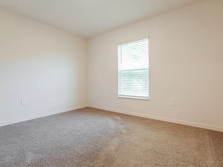 5725 Centro Ave — Photo 11