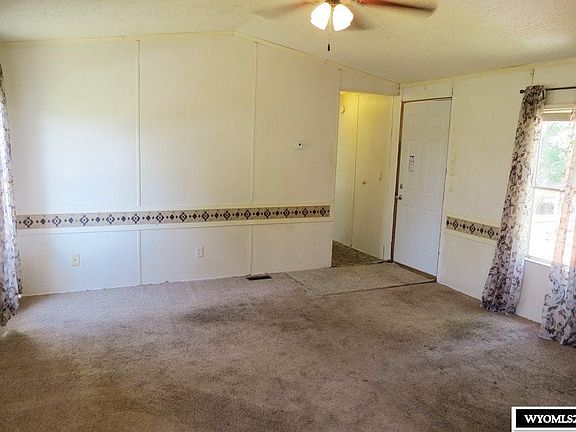 3rd image of 27 Creek Dr