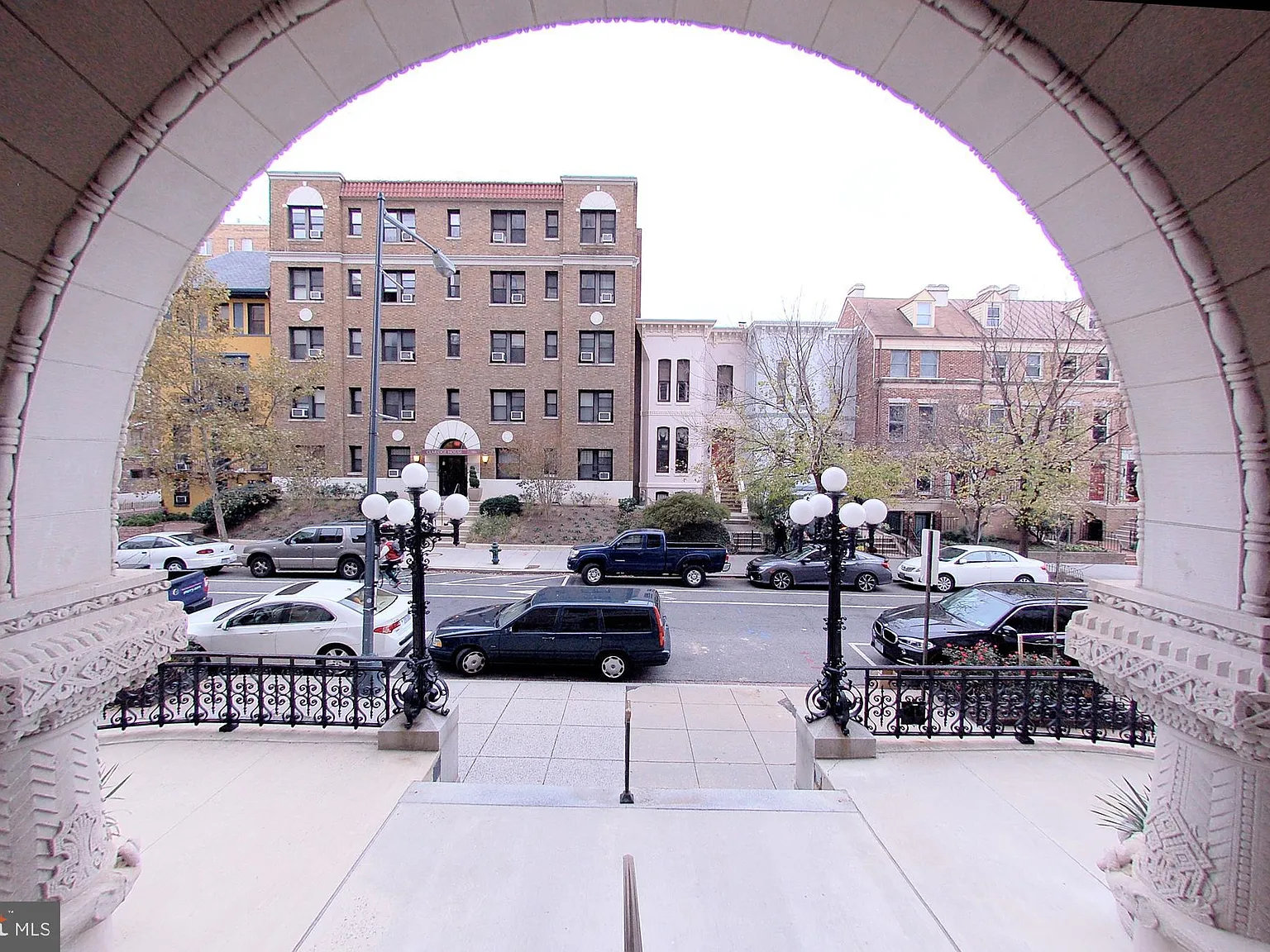 1 bed, 1.0 bath, 558 sqft, $2,300 — Photo 2