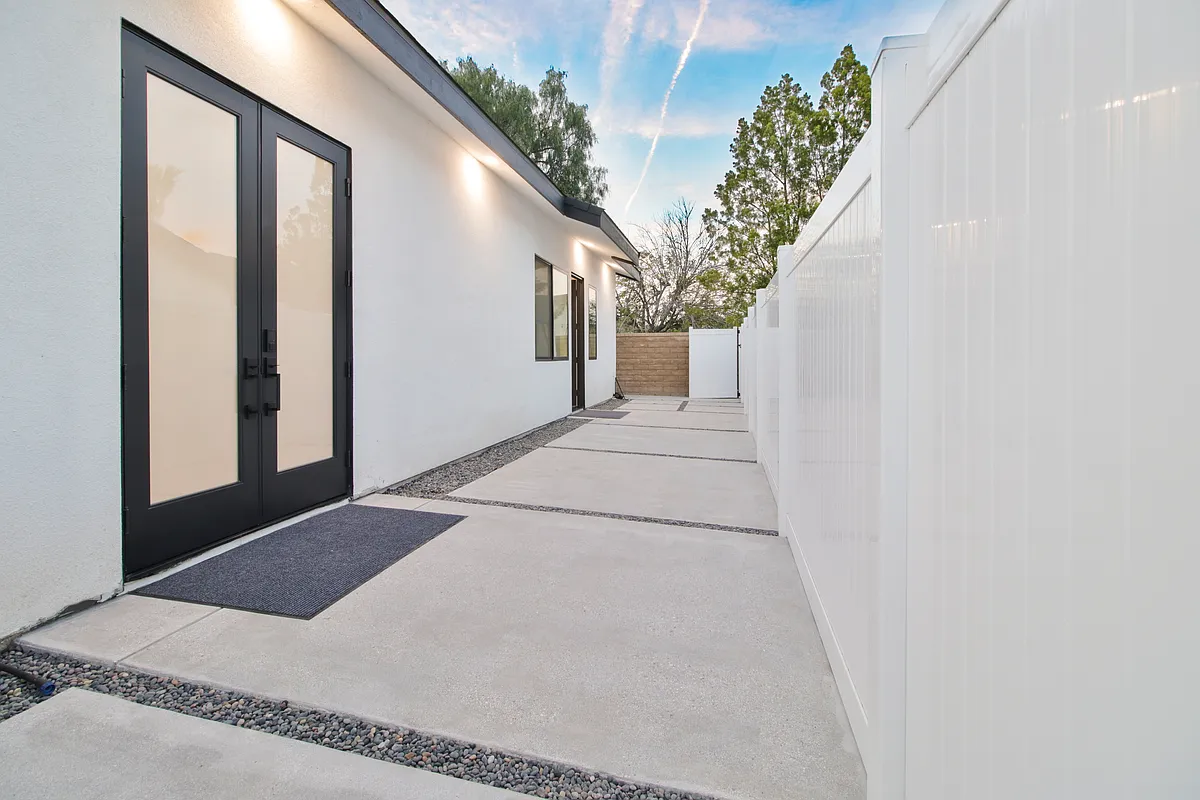 Building Photo - 27445 1/2 Cherry Creek Dr