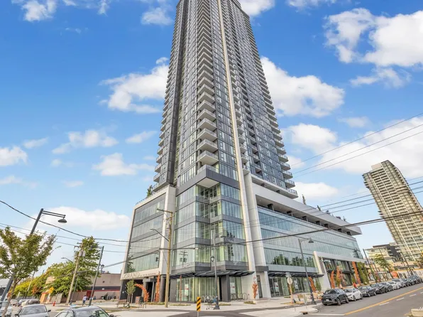 10750 135a St #1002, Surrey, BC V3T 4C9