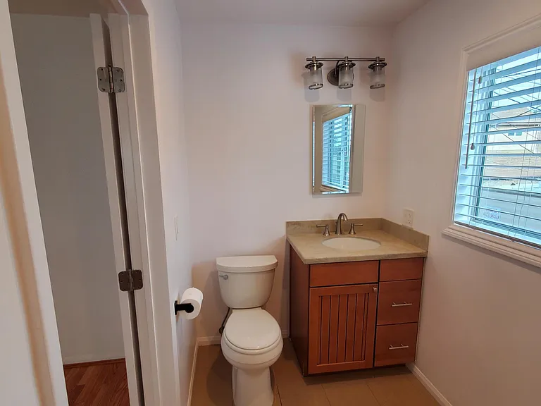 46 Thornton Ave #1/2 — Photo 8