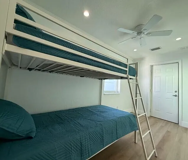516 E Whitney Dr — Photo 17
