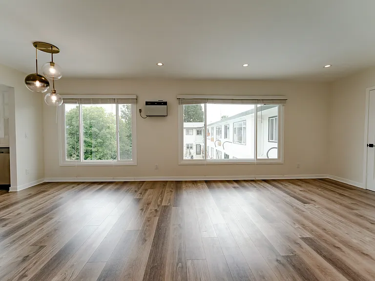 1319 Havenhurst Dr #15 — Photo 8