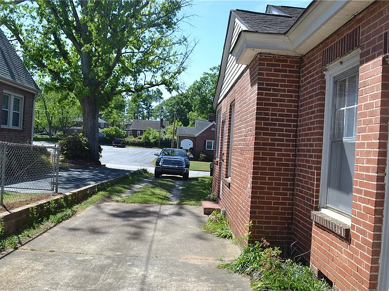 205B Broad St — Photo 9