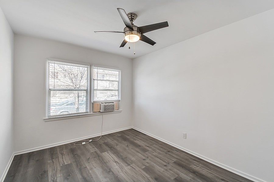 1st image of 12245 Magnolia Blvd #1/2